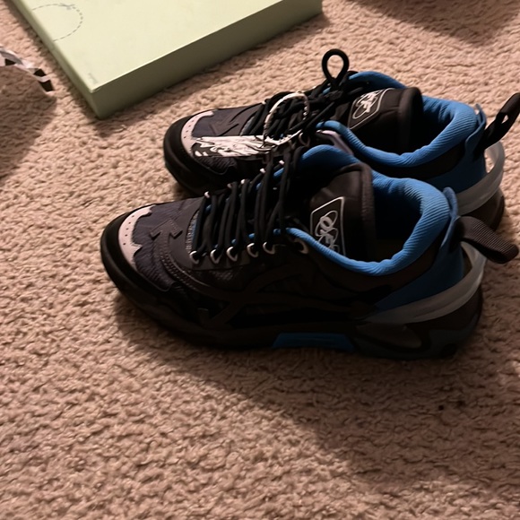 Off-White c/o Virgil Abloh™ - Picture 2 of 5